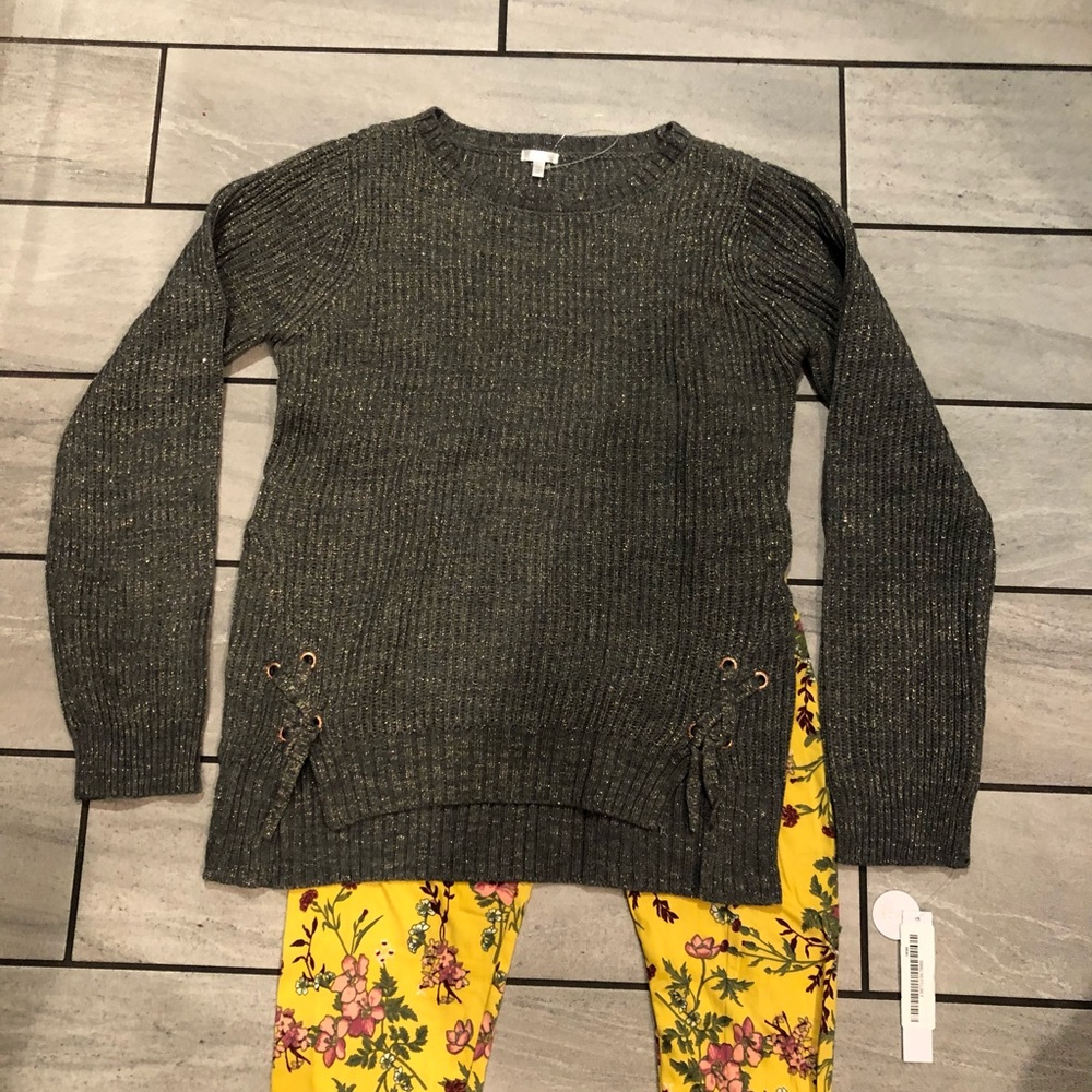 Tahari Girl 2 pice set